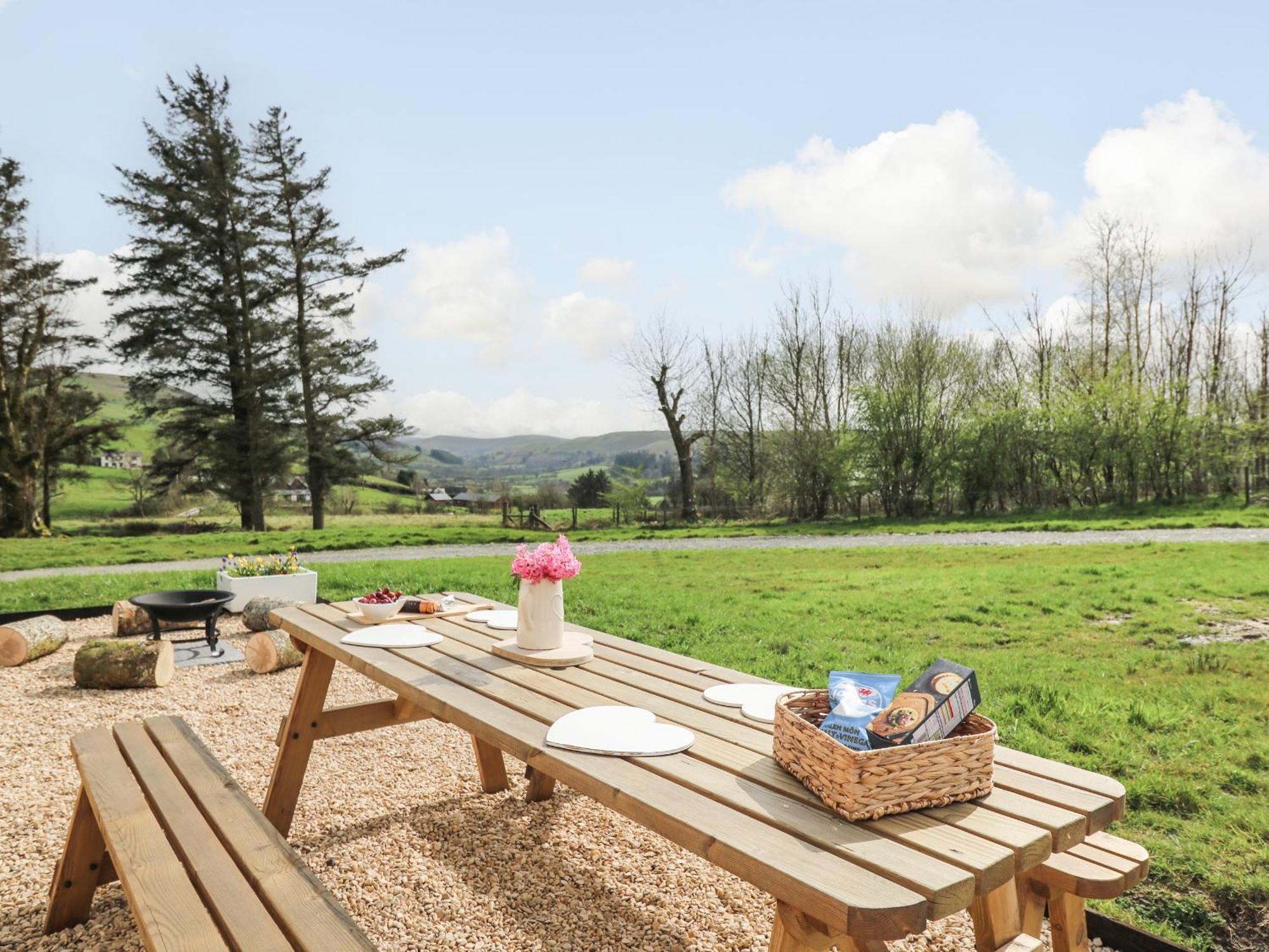 Willow Llanidloes Exterior photo